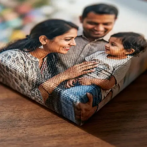 Detailed cotton canvas weave and wrapped canvas edge